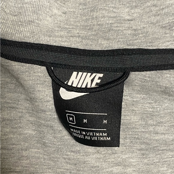 Men’s Nike tech fleece top gray size M - Picture 2 of 2
